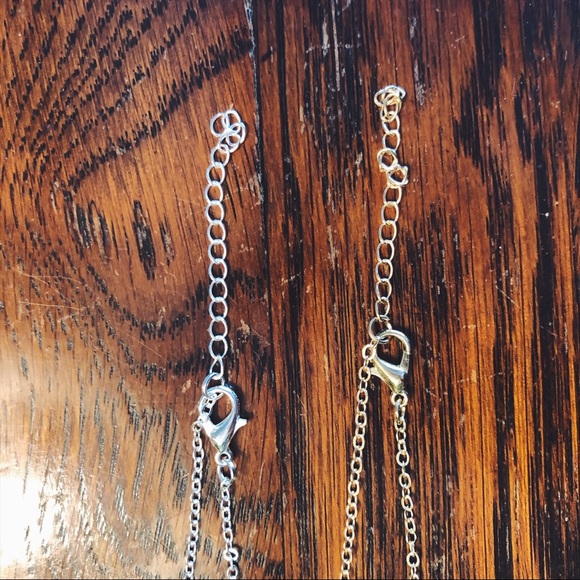 🌙 Crescent Moon Necklace Faux Gold or Silver - Picture 8 of 8